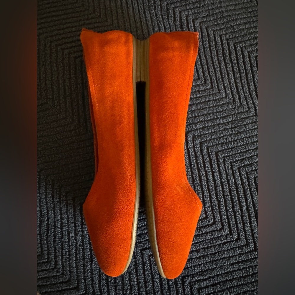 Violet & Red Windsor Ballet Suede Flats in Orange-Red Size 8 New